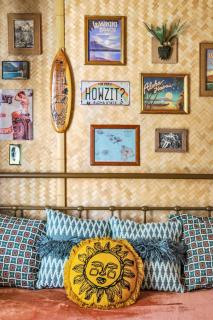 Surf & Sip Ocean View Tiki Style - Honolulu - 3