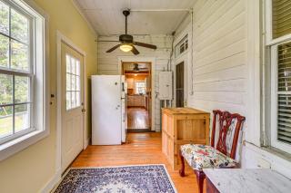 Historic Manor with Screened Porch in Elizabeth City - Elizabeth City - 2