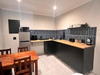 Seasons Inn Self-catering guesthouse - Bloemfontein - 4