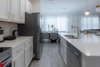 Brand New Home 8 BedroomsPoolSleeps 26 - 2