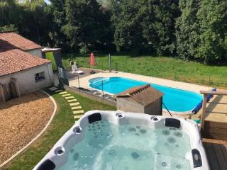Maison accueillante avec piscine à Chalandray - Chalandray - 0
