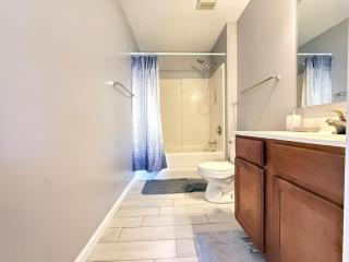 Stylish & Cozy Oasis near FAMU, FSU, Pool, Parking - Tallahassee - 3