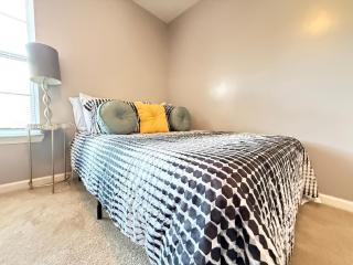 Stylish & Cozy Oasis near FAMU, FSU, Pool, Parking - Tallahassee - 2