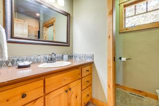 Mountain-View Cabin Near Trails in Powell Butte! - Alfalfa - 2