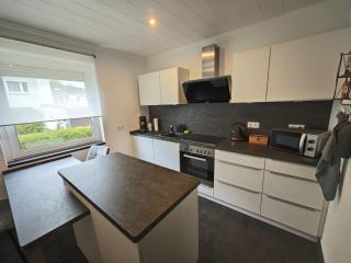 FH-Nähe: Modernes Apt mit Balkon - Hof - 8
