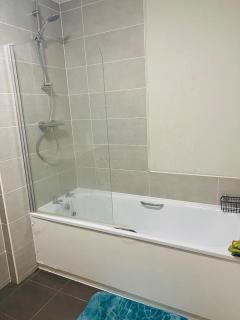 Cozy Room with Private Bathroom Close to City Centre in Shared Apartment - Manchester - 3