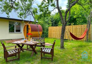 NaWypasie Apartment with Sauna Beautiful Garden SUP Board and Just 30 Minutes from Gdańsk and Gdynia - Szemud - 9