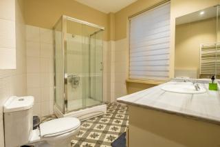 Designer Flat with 3 Bedrooms - Istanbul - 2