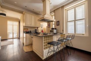 Designer Flat with 3 Bedrooms - Istanbul - 1