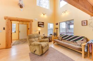 5 Mi to Kasilof River Forest-View Retreat with Deck - 7