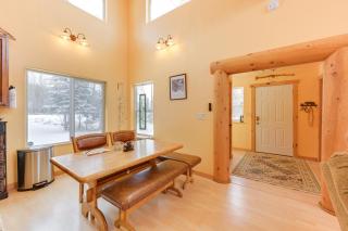 5 Mi to Kasilof River Forest-View Retreat with Deck - 5