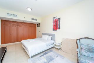 Beachfront holiday homes with beach,sauna,jacuzzi,cafe,restaurants and more - Ajman - 3