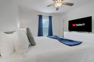 Luxury Retreat with Heated Saltwater Pool and Big Patio Perfect for 2 families - Cape Coral - 3