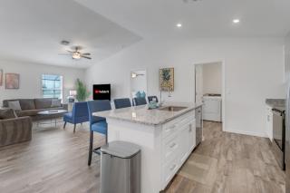 Luxury Retreat with Heated Saltwater Pool and Big Patio Perfect for 2 families - Cape Coral - 7