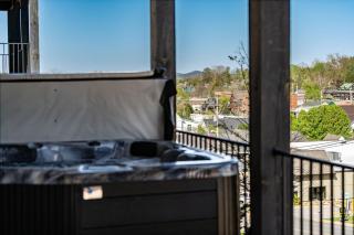 The Downtown Sanctuary - Downtown Blue Ridge GA - Explore downtown Blue Ridge in comfort and style in this luxury home minutes t - Blue Ridge - 7