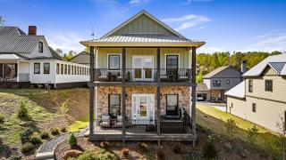 The Downtown Sanctuary - Downtown Blue Ridge GA - Explore downtown Blue Ridge in comfort and style in this luxury home minutes t - Blue Ridge - 6