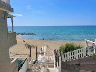 T-VILLAGE SURF HOUSE - sul mare - Anzio - 0
