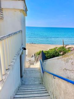 T-VILLAGE SURF HOUSE - sul mare - Anzio - 2