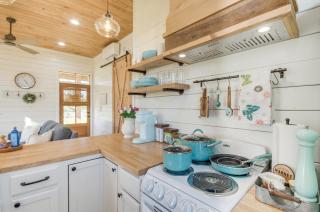 4-Acre Plot Farmhouse-Chic Retreat in Forest! - 1