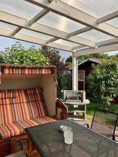 Garten, Sonnenterrasse und Strandkorb - Burg auf Fehmarn - 4