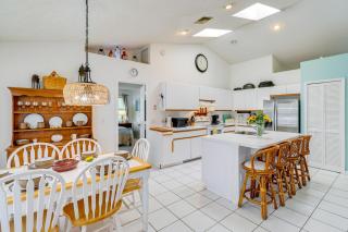 2 Mi to Water Sebastian Home with Heated Pool! - Sebastian - 9