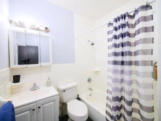 Chic 1BR Apartment with Easy Access to NYC - Jersey City - 1