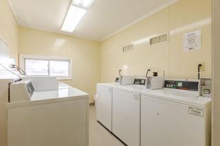 1 BD Boulder Getaway - Pets Allowed with Full Amenities - 6