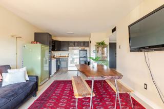 1 BD Boulder Getaway - Pets Allowed with Full Amenities - 4