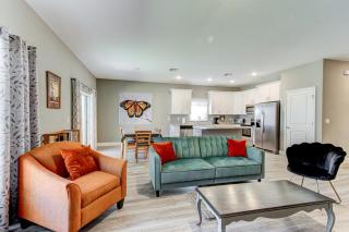 New, spacious home with fully-fenced yard - Sanford - 0