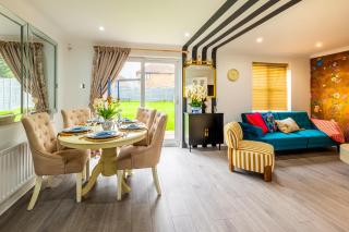 The Little Chinoiserie 2 bed house with large garden and only 7 min away from MK Central Rail station and City Centre - Milton Keynes - 0