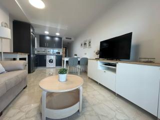 Maravilloso apartamento en primera linea de playa con vistas al mar en Caleta de Vélez 2 D - Caleta de Vélez - 2