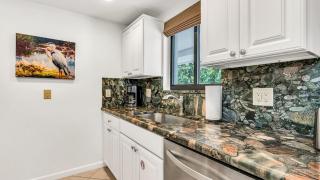 Chic Seaside Condo in Juno Steps onto the Beach - Juno Beach - 9