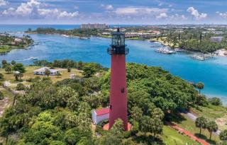 Chic Seaside Condo in Juno Steps onto the Beach - Juno Beach - 1