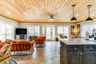 8 Mi to Ozark Folk Center Home with Hot Tub and Deck - Mountain View - 6