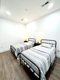 New 2BDR 2BATHS 1 Park Spot APT Super Close to NYC - 7