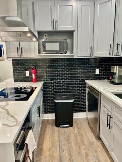 New 2BDR 2BATHS 1 Park Spot APT Super Close to NYC - 2