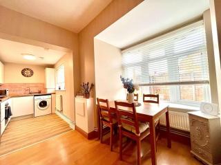 Seaside Snug by Honeywhite Homes - South Hayling - 1
