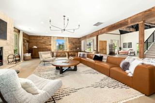 Adventure Barn-On Fixer to Fabulous-Outdoor Oasis - Bentonville - 8