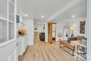 Midtown Gem with Secret Speakeasy - Sacramento - 9