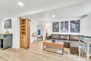 Midtown Gem with Secret Speakeasy - Sacramento - 8