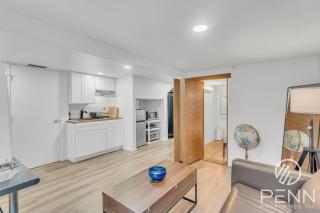 Midtown Gem with Secret Speakeasy - Sacramento - 7