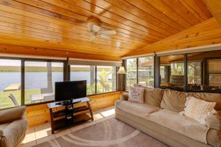 Boat, Fish and Swim Lakefront Cabin in Okeechobee! - Okeechobee - 8