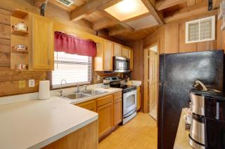 Cabin with Boat Launch and Pool Access in Okeechobee - Okeechobee - 1