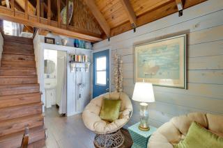 Fish On-Site Okeechobee Cabin with Pool Access - Okeechobee - 6