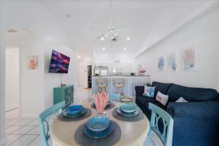5 Star, Twin Home, Heated Pool Located D-town Cape - Cape Coral - 8