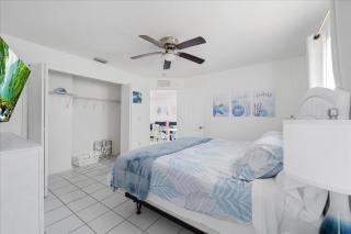 5 Star, Twin Home, Heated Pool Located D-town Cape - Cape Coral - 2