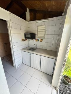Maisonnette de campagne, Sofaia à 5 min - Sainte-Rose - 0