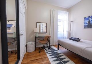 3 Bedroom Home In Manhattan - 7