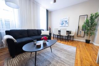3 Bedroom Home In Manhattan - 9