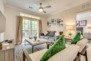 10 Mi to Disney World Modern Condo with Resort Pool - 0
